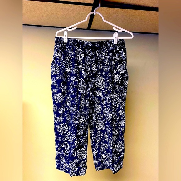 Women’s Gloria Vanderbilt Capris Pants - Picture 1 of 2